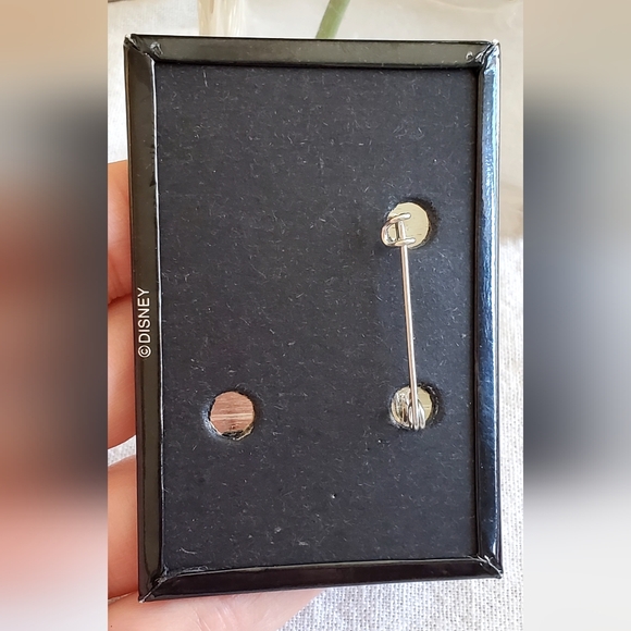 Disneyland Halloween Nostalgia! Mickeys Halloween Treat 1995 button! - Picture 5 of 5